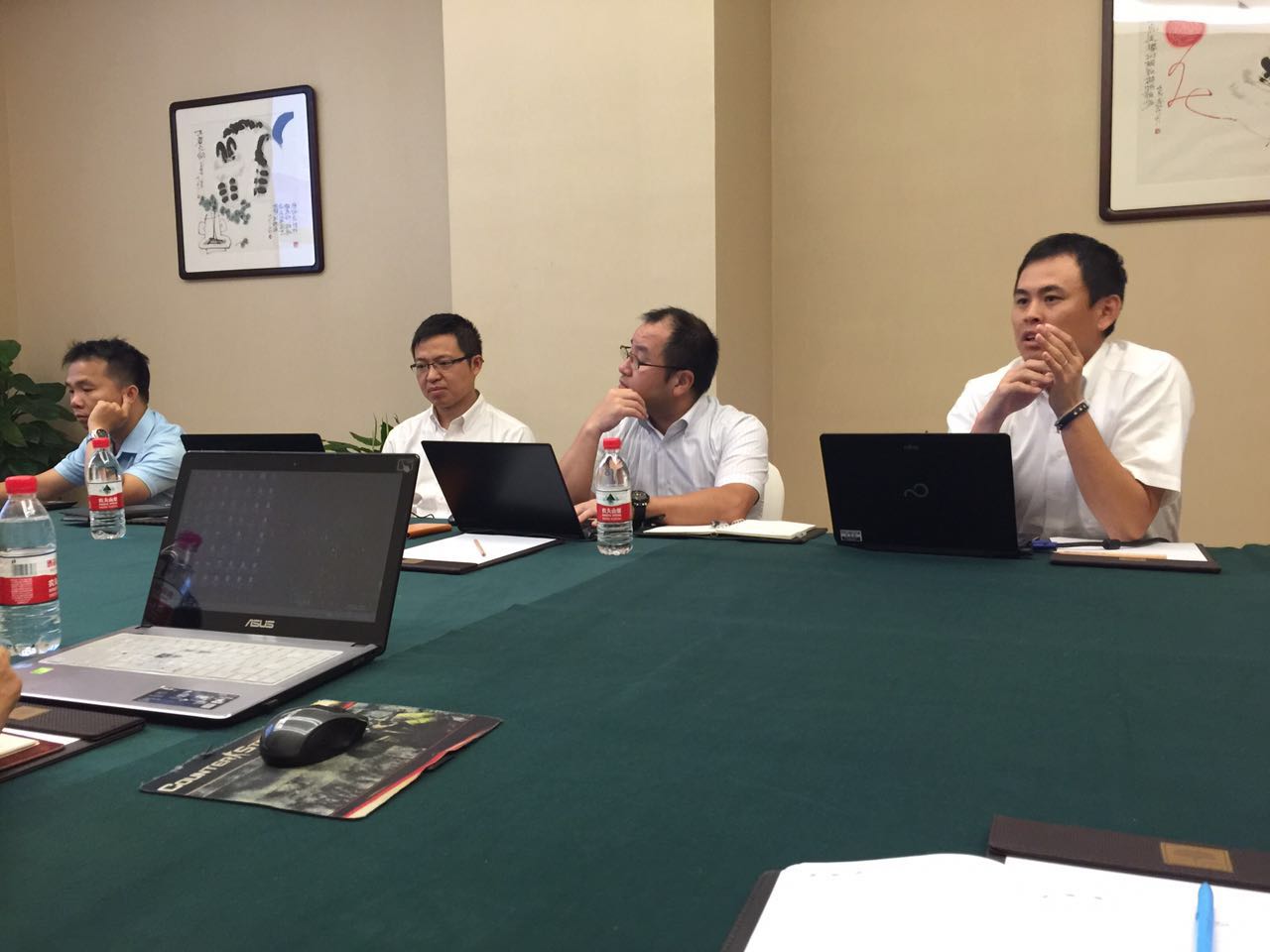 我司与四位代表进行技术交流与学习